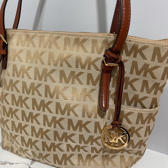 Michael Kors tote - Picture 4 of 13